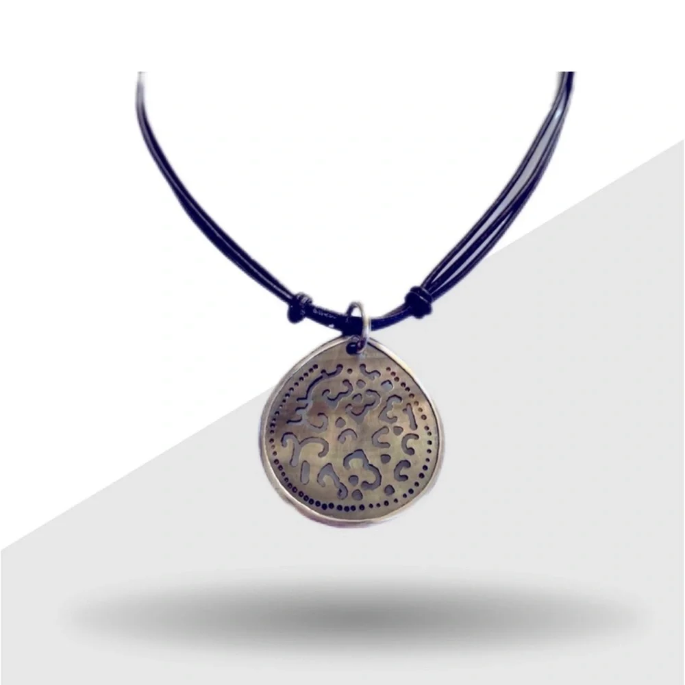 Silpada Carved Abalone a Silver Pendant Necklace N1446 - Picture 9 of 9